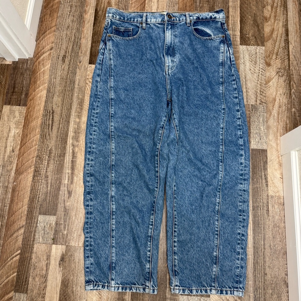 Women’s NWOT Outland Denim Barrel Leg Jeans